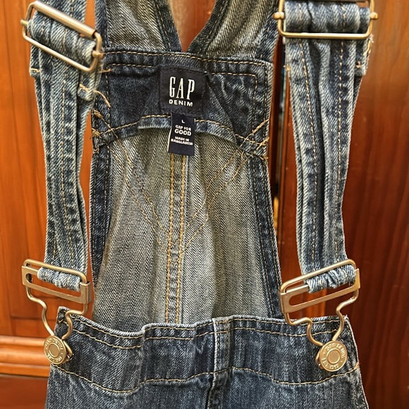 GAP Raw Hem Short Over Alls Sz L - Picture 4 of 6